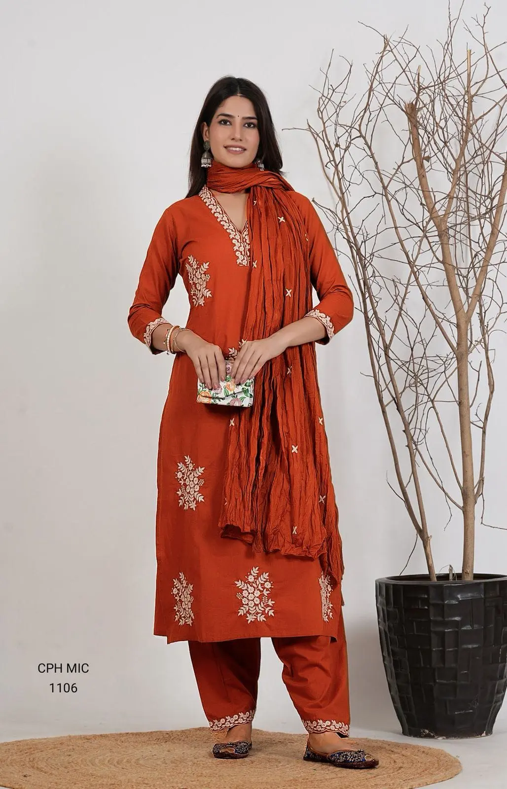 Premium Chanderi Silk Embroidered Kurta Set